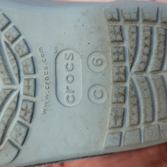 Disney Frozen Elsa Crocs - Picture 8 of 8